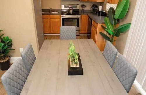 Elsmere Casa | Tollgate · 7602 Tollgate Ct, Florence