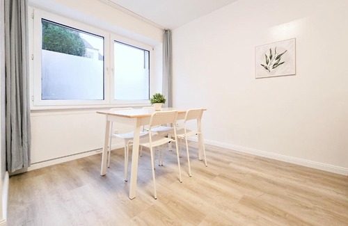 Buchholz Apartamento | Tolstov Apartments - 2 Room Apartment - 25 min Messe DUS