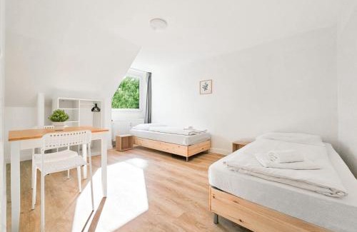 Heiligenhaus Apartamento | Tolstov Apartments - Monteurwohnungen - 3 Schlafzimmer - Küche - Balkon - Waschmaschine - 25 Min zur Messe DUS