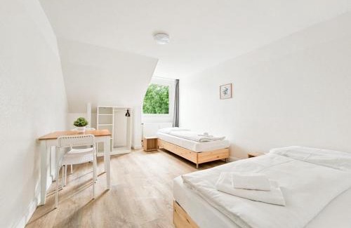 Heiligenhaus Apartamento | Tolstov Apartments - Monteurwohnungen - 3 Schlafzimmer - Küche - Balkon - Waschmaschine - 25 Min zur Messe DUS