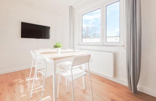 Heiligenhaus Apartamento | Tolstov Apartments - Monteurwohnung - 3 Schlafzimmer - Esszimmer - Küche - Waschmaschine - 25 Min zur Messe DUS