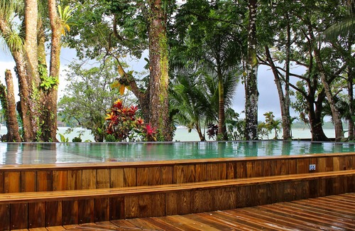 Livingston Casa | Tom's Paradise: River Front View, piscina privada + WiFi gratis