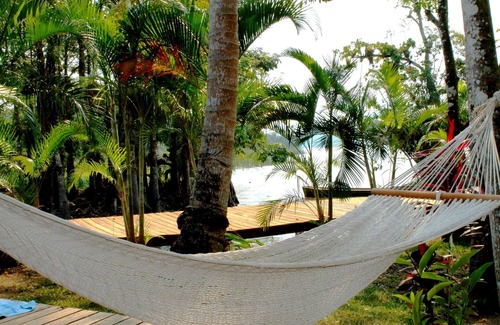 Livingston Casa | Tom's Paradise: River Front View, piscina privada + WiFi gratis