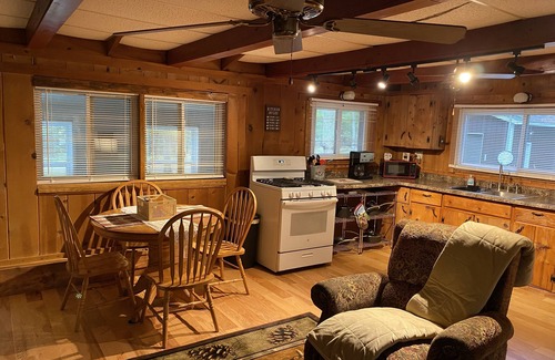 Irons Cabina | Toma trail cozy cabin quiet Place to fish ride relax ☺️
