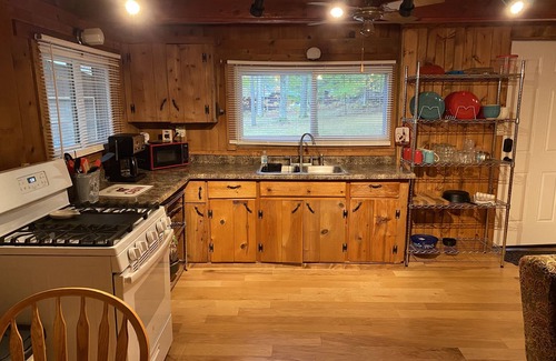 Irons Cabina | Toma trail cozy cabin quiet Place to fish ride relax ☺️