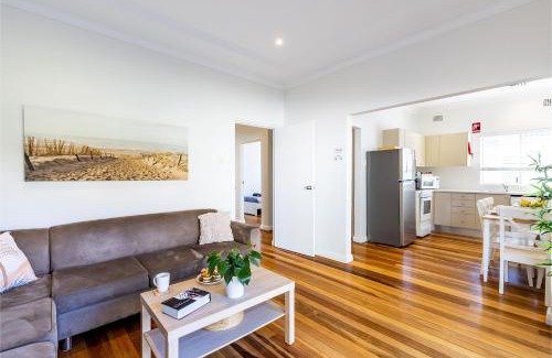 Shoal Bay Casa | Tomaree Cottage 12 Tomaree Road - 200 mtrs to Beach - Pet Friendly, linen, WiFi & aircon
