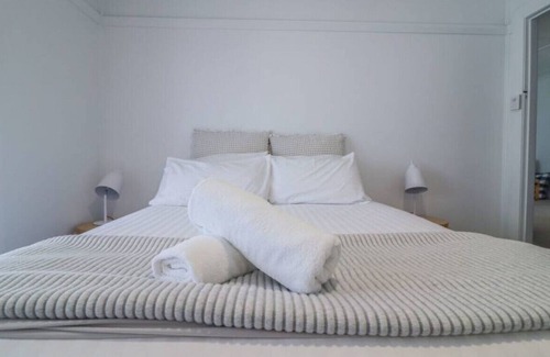 Marks Point Casa | Tommy's Lakehouse - Casa de campo con vistas al lago a 180 grados * Wifi *