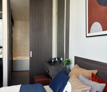Ekkamai Apartamento | Tonglor Ekkamai Sky Pool & Gym 1BR Free Airport Pick Up