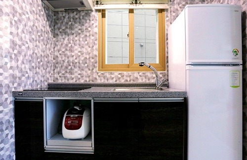 Suryuk Casa | Tongyeong Cobalt Blue Pension