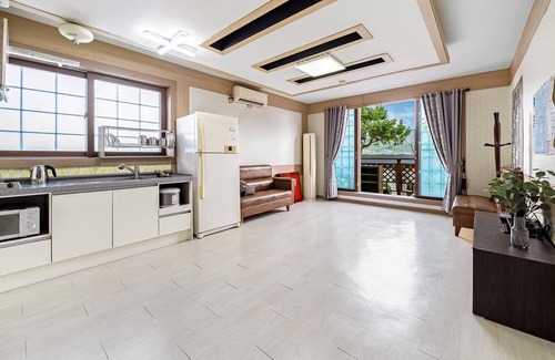 Tongyeong Casa | Tongyeong Hwanggeumbada Pension