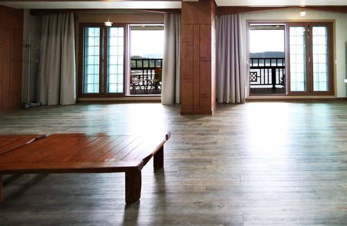 Yongnam-myeon Condominio | Tongyeong Paper Island Pension