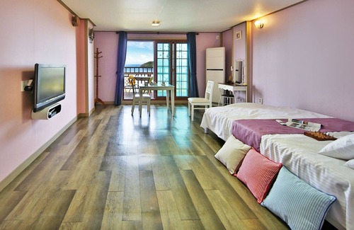 Yongnam-myeon Condominio | Tongyeong Paper Island Pension