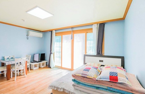 Koda-gol Casa | Tongyeong Santa Lucia Pension