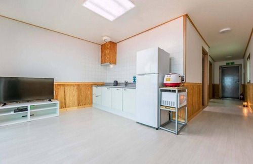 Tongyeong Casa | Tongyeong Saryangdo Don Quixote Pension