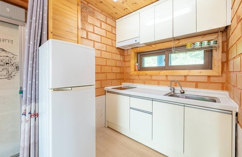 Sanyang-eup Casa | Tongyoung Blue House Spa Pension