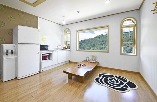 Sanyang-eup Casa | Tongyoung Macaio Pension