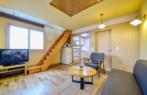 Yongnam-myeon Casa | Tongyoung Mongdolhouse Pension