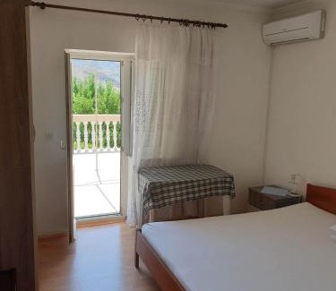 Metajna Casa | Tonica Put rive 17