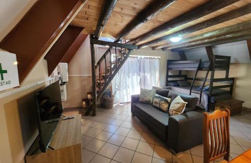 Buffelspoort Chalet De Esquí | Tonquani Bush Chalet