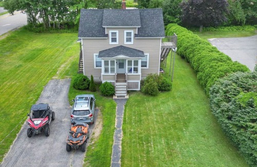Upper Village Apartamento | Tons of parking for your trailer and riding gear
