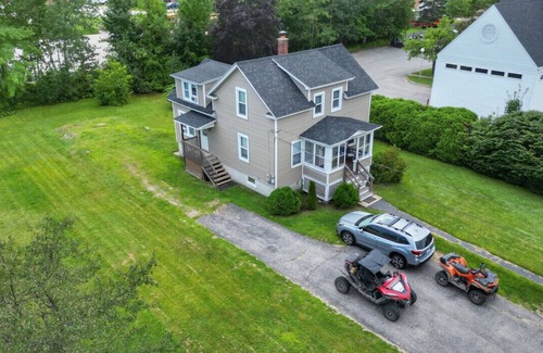 Upper Village Apartamento | Tons of parking for your trailer and riding gear