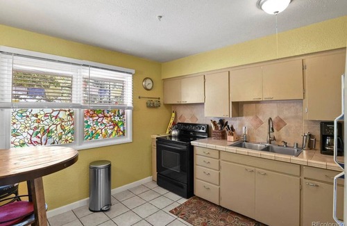 Littleton Casa | Tons of Trails! Red Rocks close! Huge patio area for relaxation and entertaining