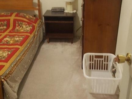 Renfrew-Collingwood Casa | Tony and shirley home stay