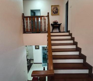 Ban Du Casa | Tony house