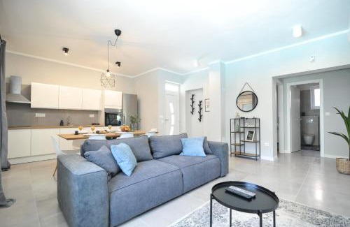 Zadar Villa | Tony's house in garden