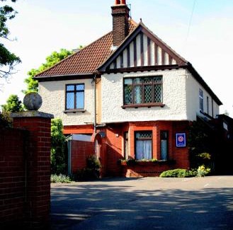 Ipswich Casa | Toothbrush Rooms at Lattice Lodge - Guest Kitchen & EV Recharging