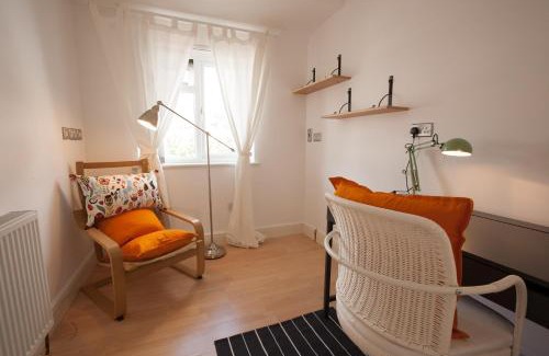 Graveney Casa | Tooting Rooms & Studio by PrimeCityHosts