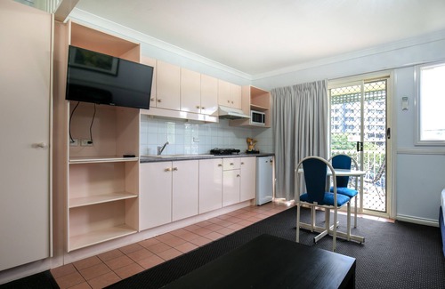 Toowong Hotel | Toowong Central Motel Apartments