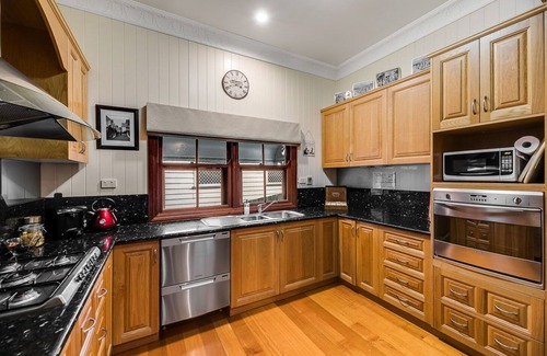 East Toowoomba Casa | Toowoomba CBD, sleeps 8, opposite Queens Park