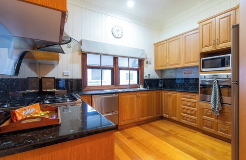 East Toowoomba Casa | Toowoomba CBD, sleeps 8, opposite Queens Park