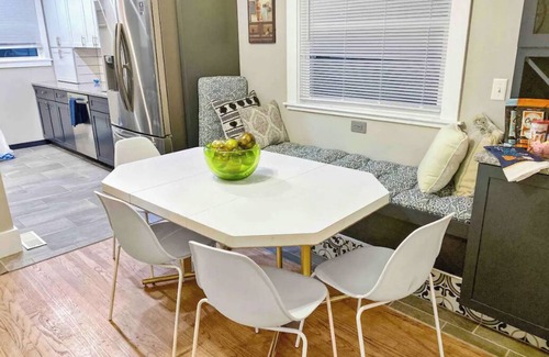 Joslyn Castle Casa | Top 10, Cozy & Updated Midtown GEM in Omaha