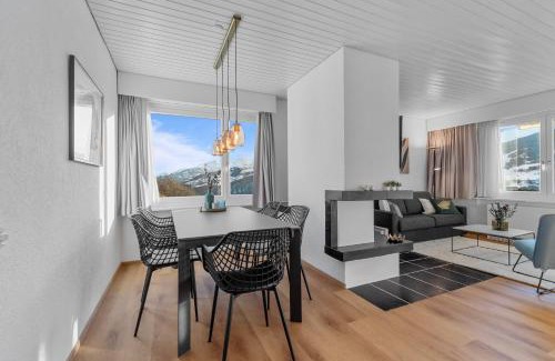 Tavanasa Apartamento | Top Aussicht mit Poolbereich in Skiregion Brigels