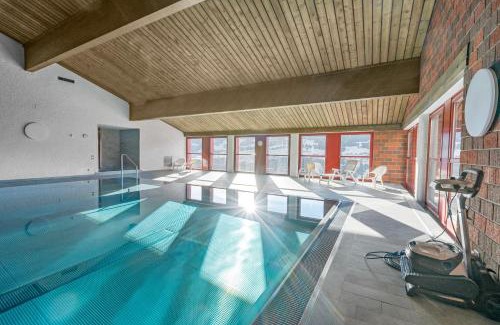 Tavanasa Apartamento | Top Aussicht mit Poolbereich in Skiregion Brigels