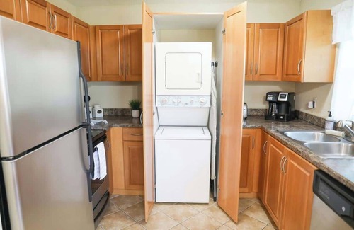 Anona Apartamento | Sunnyside Palms Resort - Poolside, BBQ Grill, 2BR