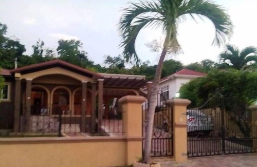 Salt Gut Apartamento | Top Brass Ocean View Vacation Rental