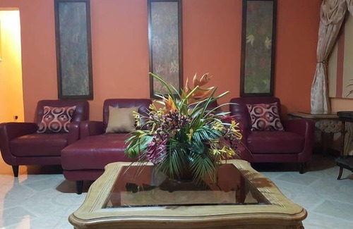 Salt Gut Apartamento | Top Brass Ocean View Vacation Rental