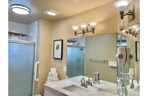Millcreek Casa | Top Choice, Queen Beds, Fast Wi-fi, FREE Parking