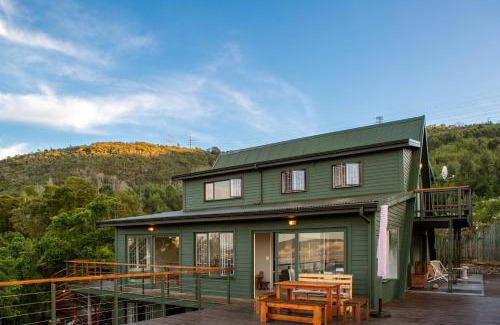 Old Place Casa | Top Decks Knysna S/C - Lovely Ocean Views!