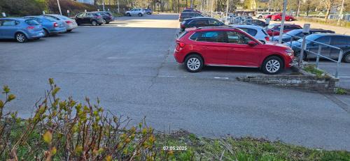 Itainen District Apartamento | Top floor 51m2, Balcony, 150 M WiFi, free own parking place, 300m Metro