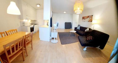 Itainen District Apartamento | Top floor 51m2, Balcony, 150 M WiFi, free own parking place, 300m Metro