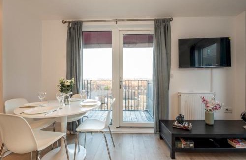 Whittington Apartamento | Top Floor Apartment 2 Mins to Train Station, Near London Museum