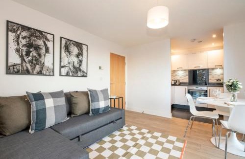 Whittington Apartamento | Top Floor Apartment 2 Mins to Train Station, Near London Museum