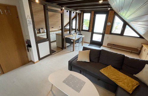Durrholz Apartamento | Top floor apartment with views over the fields
