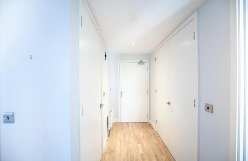 Wembley Park Apartamento | Top Floor Apt - 2 Bed/2 Bath + Private Balcony