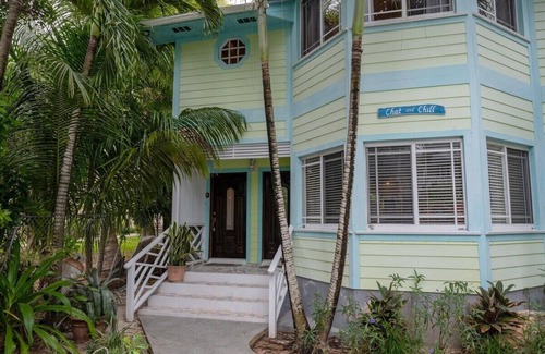 Triana Shores Apartamento | Top Floor Condo, Walk to Pink Sands Beach