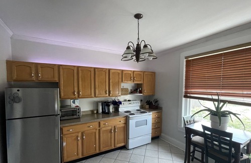 Carnegie Condominio | Top floor, Corner Unit Condo in Historic Building Downtown Carnegie